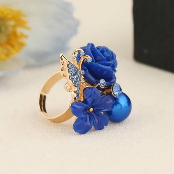 Floral and Butterfly Rhinestone Ring with Pearl Accent - Picture 2 of 4